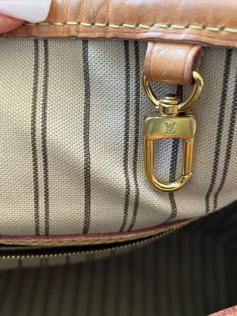 Authentic Louis Vuitton Monogram Delightful MM Bag - Picture 12 of 16